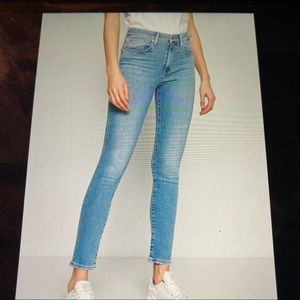 LEVI’S 721 HIGH RISE SKINNY JEANS